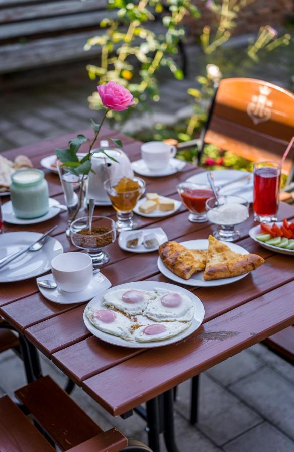 Hotel History • Სასტუმრო Ისტორია سينغناغي المظهر الخارجي الصورة